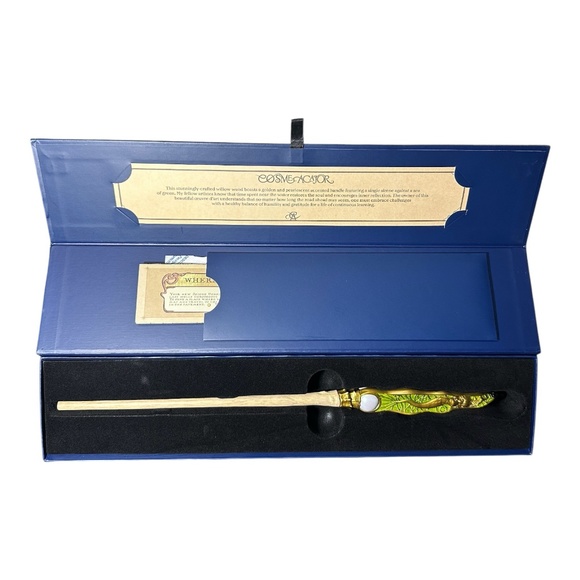 Universal Epic Universe Cosme Acajor Exclusive Interactive Wand - Willow Saule - Picture 1 of 3